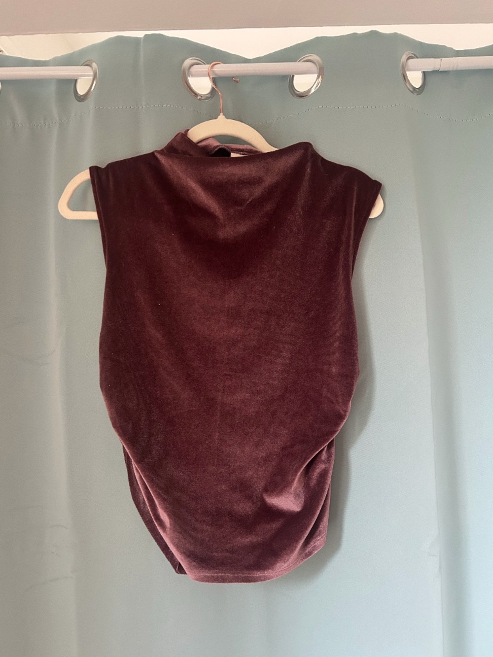 A New Day Burgundy Velvet Mock Neck Ruched Top Size Small